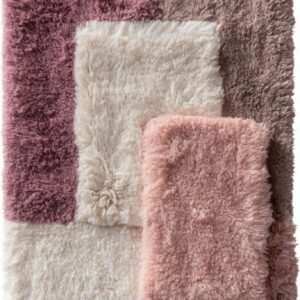 WOOLEN SHAGGY RUG  NEW ZEALAND WOOL